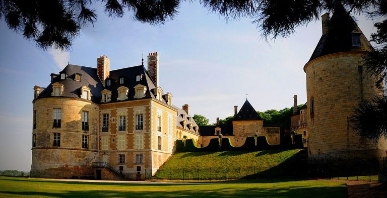 Vue de Apremont-sur-Allier