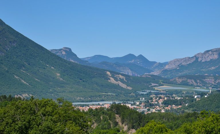 Vue de Laragne-Montéglin