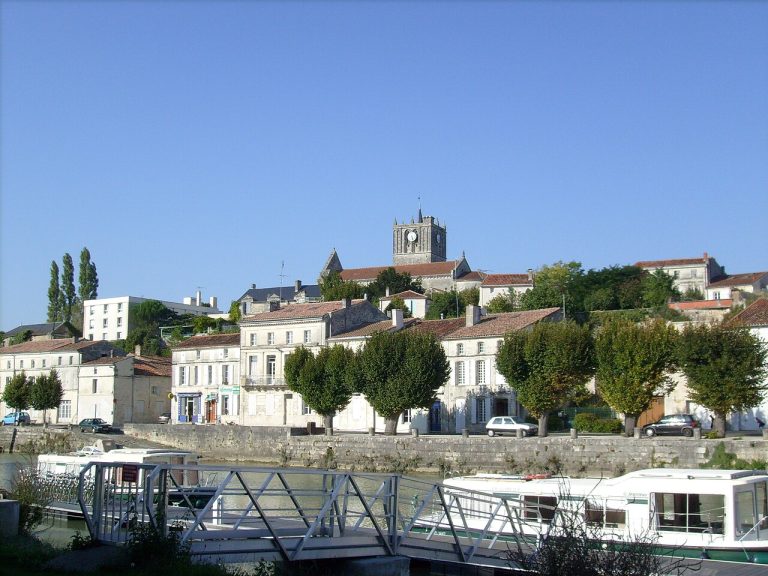 Vue de Saint-Savinien
