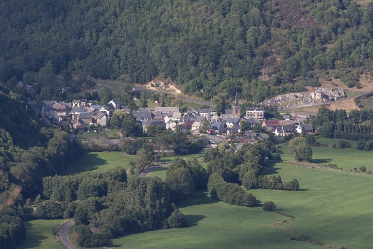 Vue de Chambon-sur-Lac