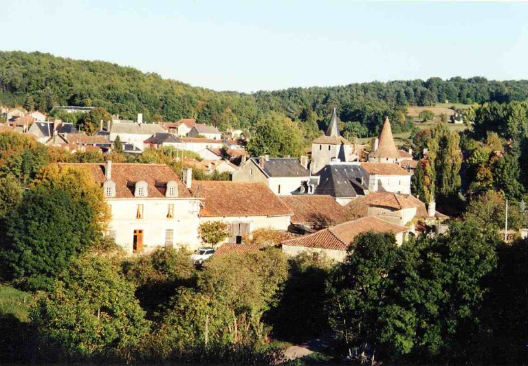 Vue de Javerlhac-et-la-Chapelle-Saint-Robert
