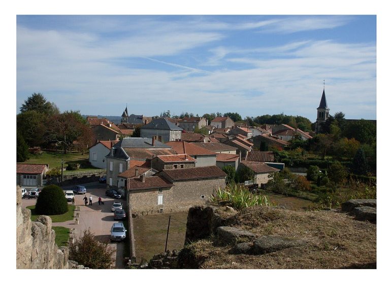 Vue de Piégut-Pluviers